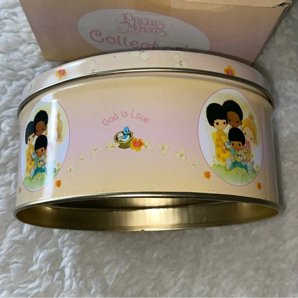 Precious Moments God Is Love Collector’s Tin - Picture 3 of 5